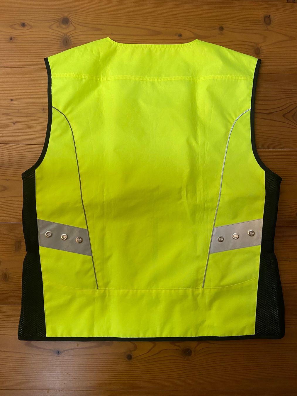 Gilet & Giacche: Sicherheitsweste / Leuchtweste Gr. M mit LED-Lampen – Usato da Kleinandelfingen venduto da linssandra 1