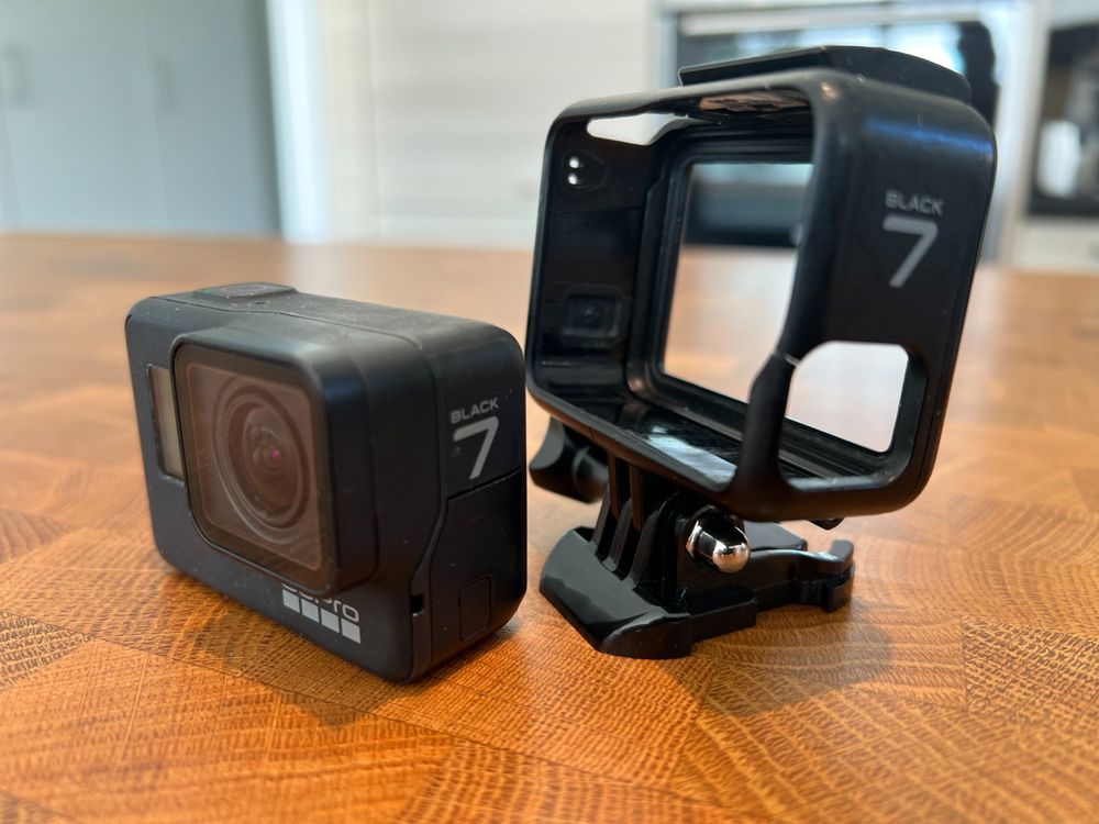 Gopro 7 black mit 2 Akku USB C Ladegerät und dive housing | Kaufen auf ...