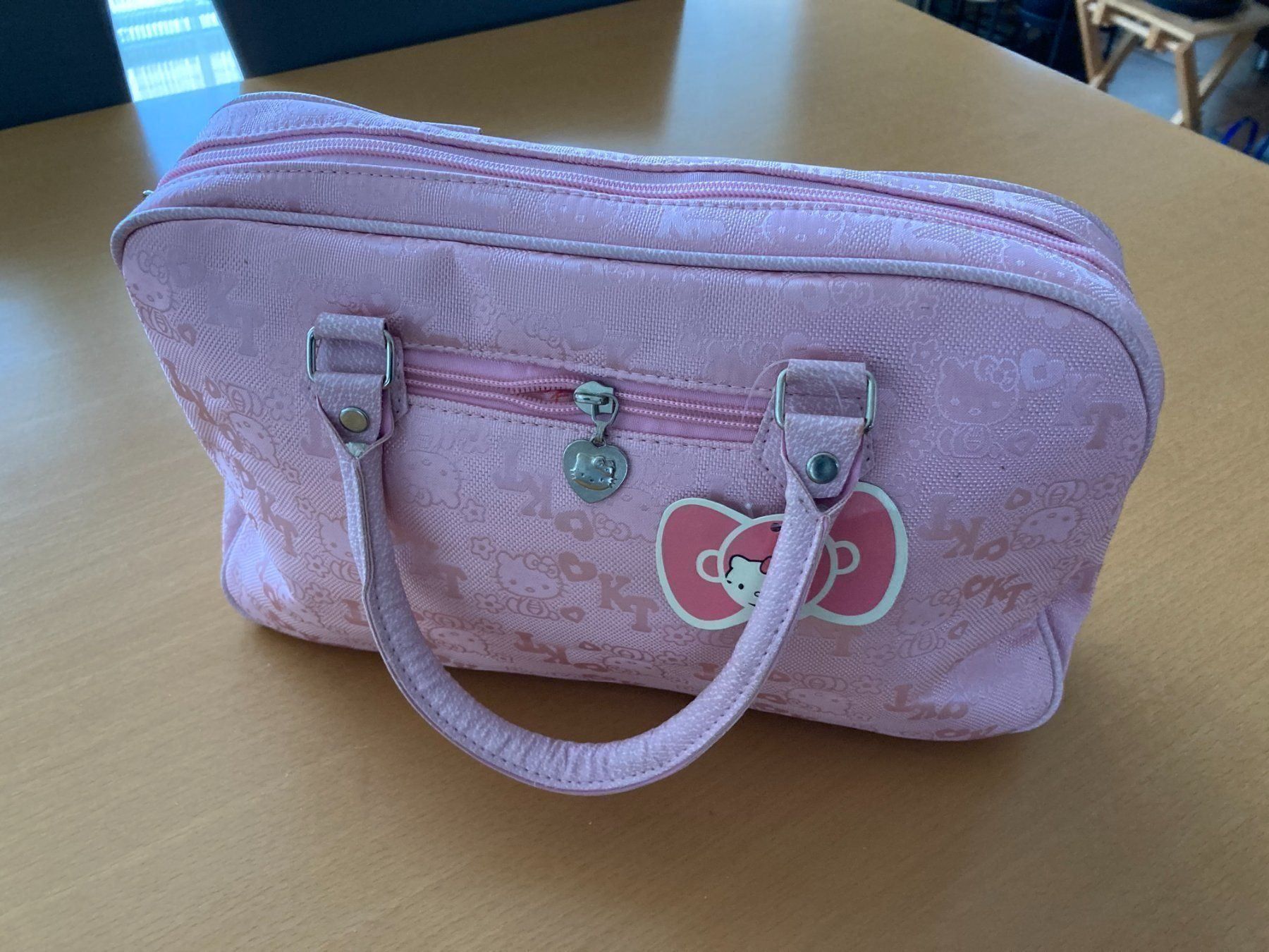 Hello Kitty Borse da donna: Sac à main Hello Kitty M3 -  NEU/NEUF – Nuovo (secondo la descrizione) da Prez-vers-Noréaz venduto da JOCO1963 3