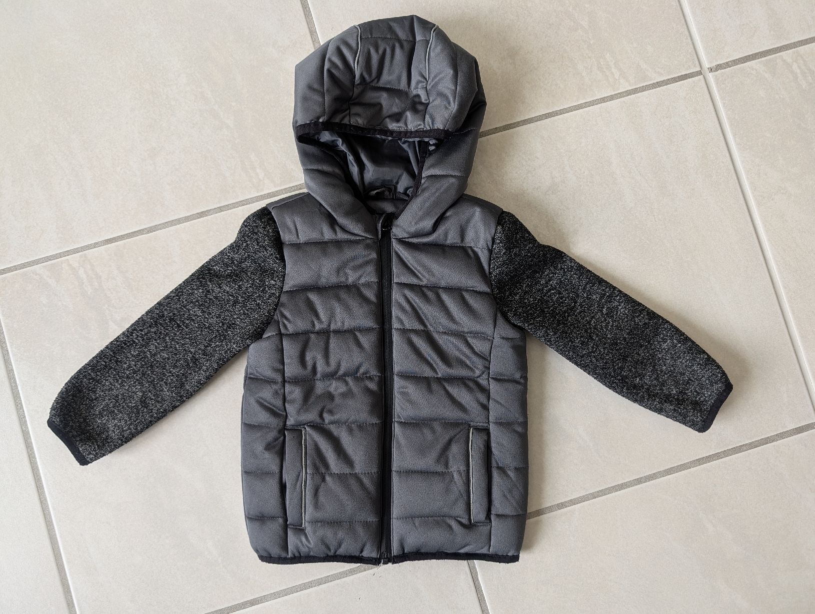 Giacche & Cappotti: Übergangsjacke mit Kapuze, Grösse 98/104 – Usato da Wald ZH venduto da andy_ch01