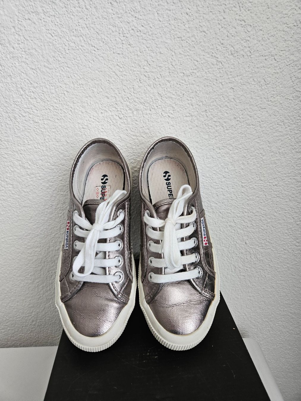 Superga Damenschuhe: Superga Schuhe, Grau/Silber, Grösse 35 – Gebraucht aus Schlieren von lej_86 1