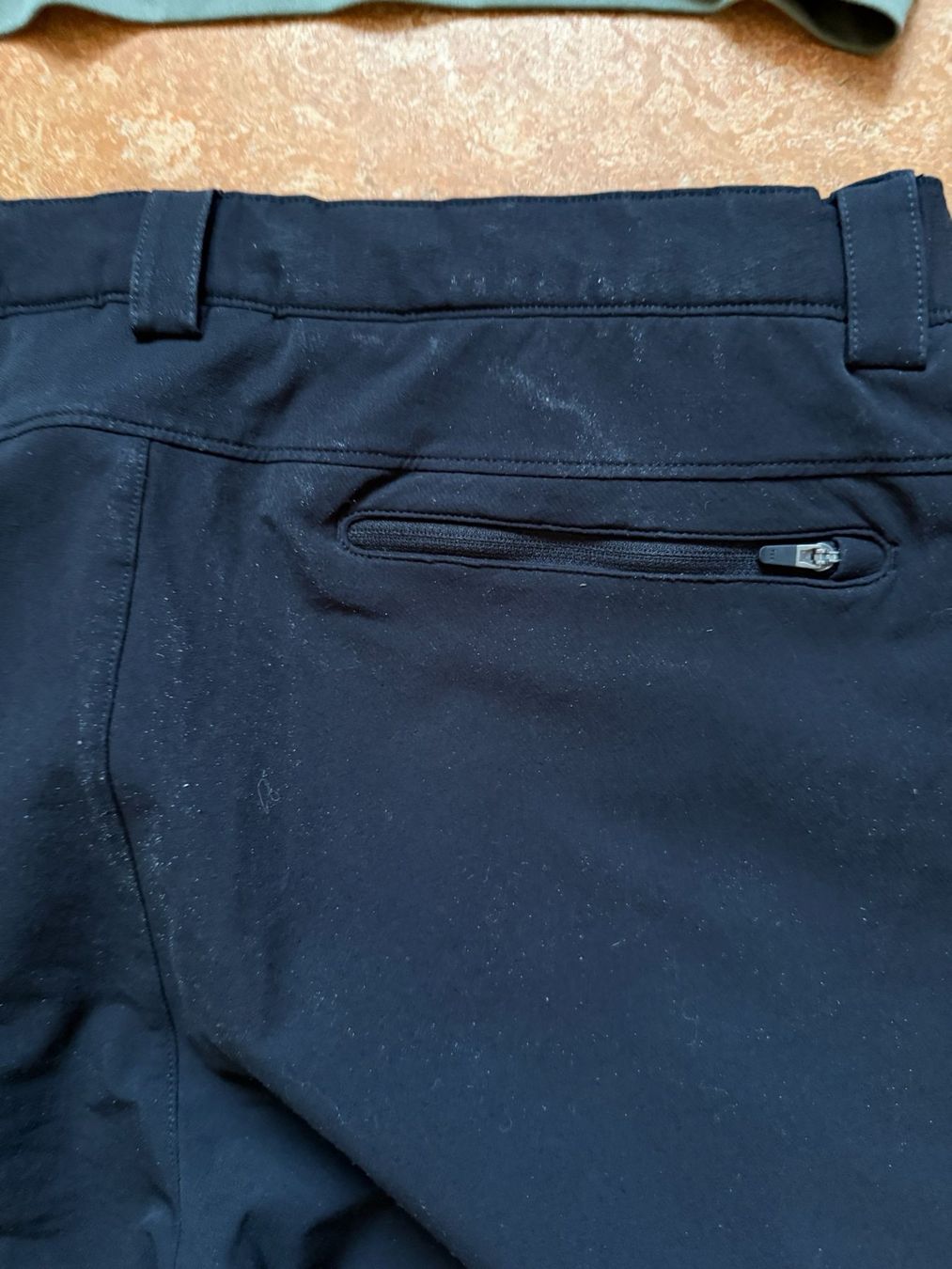 Pantaloni: Hose – Usato da Flawil venduto da Stella_3 5