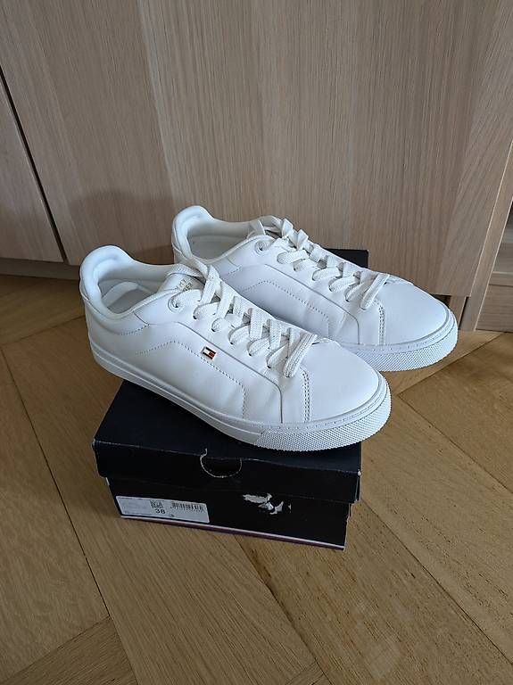 Scarpe da donna: Tommy Hilfiger Icon Court - 38  – Usato da Bern venduto da Ana_nas22
