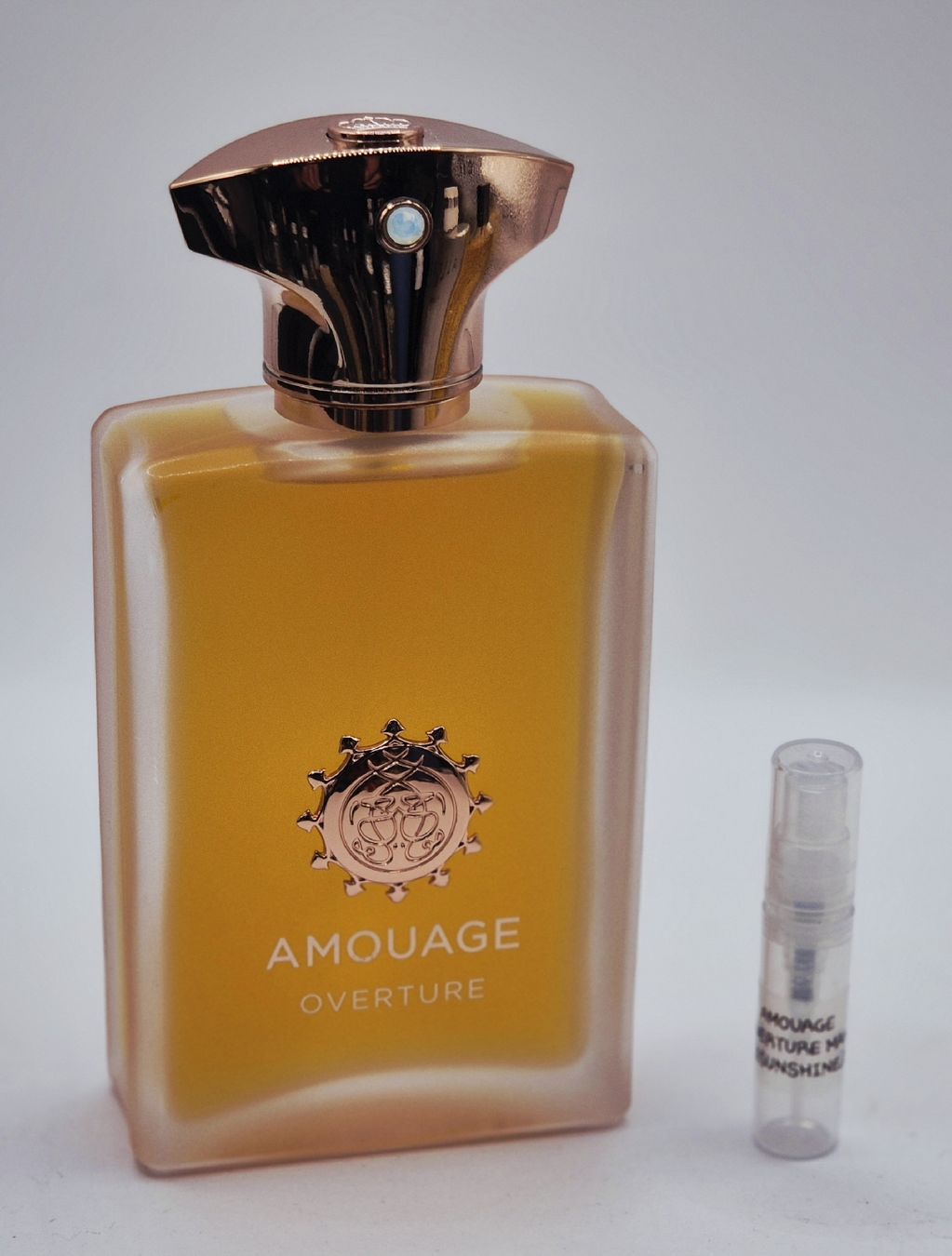 Amouage Profumi & Eau de Toilette: 2 ml OVERTURE MAN AMOUAGE ABFÜLLUNG – Nuovo (secondo la descrizione) da St. Gallen venduto da CaliSunshine