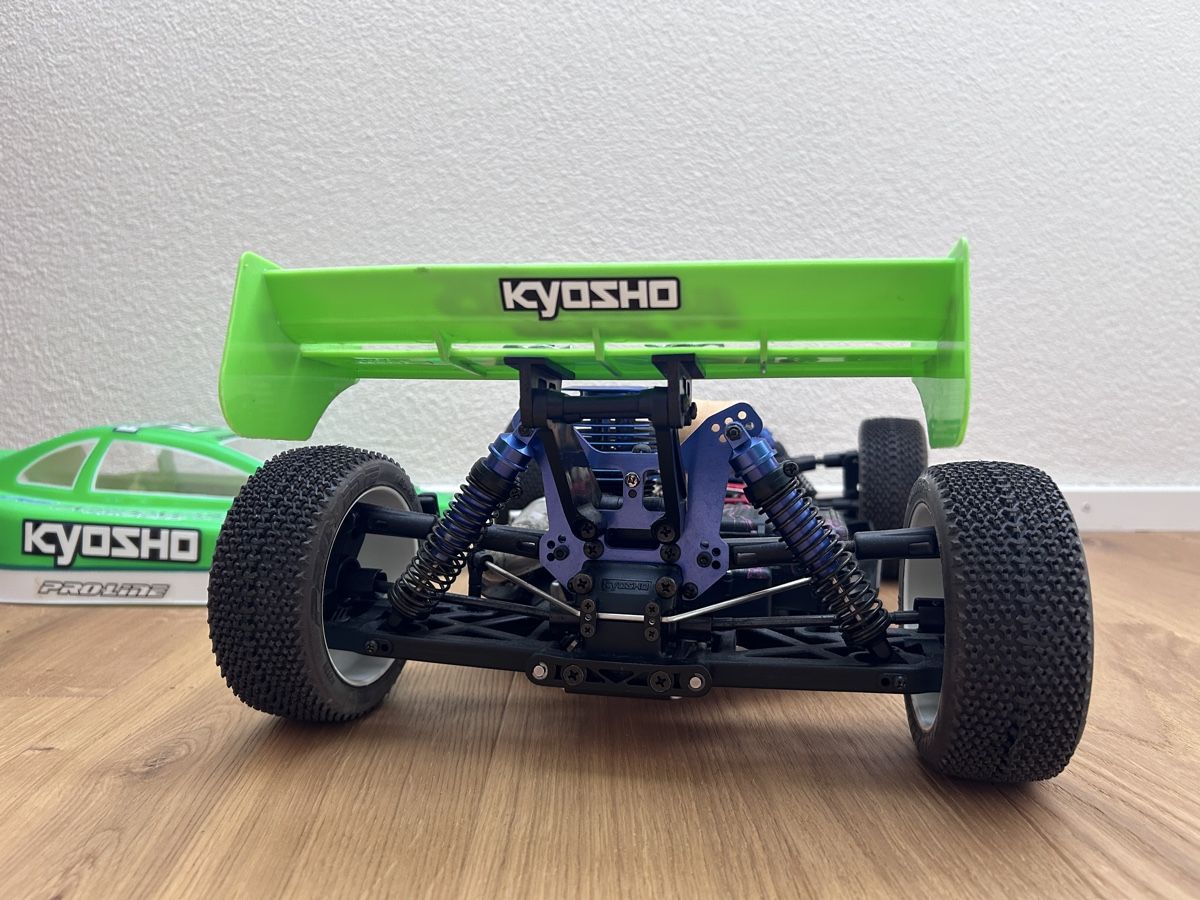 Kyosho Modellismo RC: Kyosho MP7.5 1/8 Nitro buggy – Usato da Kestenholz venduto da ask_9wxb 7