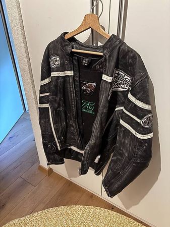 Veste de moto avec protection dorsale