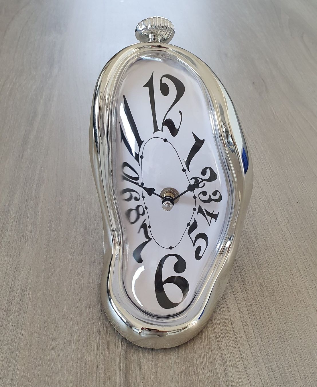 Montres: Spezielle Uhr – Neuf avec emballage d'origine à Zuzwil SG par unies