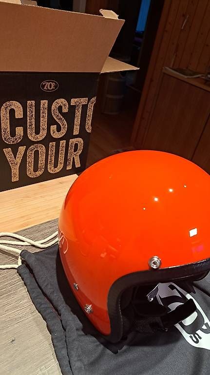 Caschi & visiere: 70s Helm Rot Vintage – Usato da Einsiedeln. venduto da Micci-Monday 3