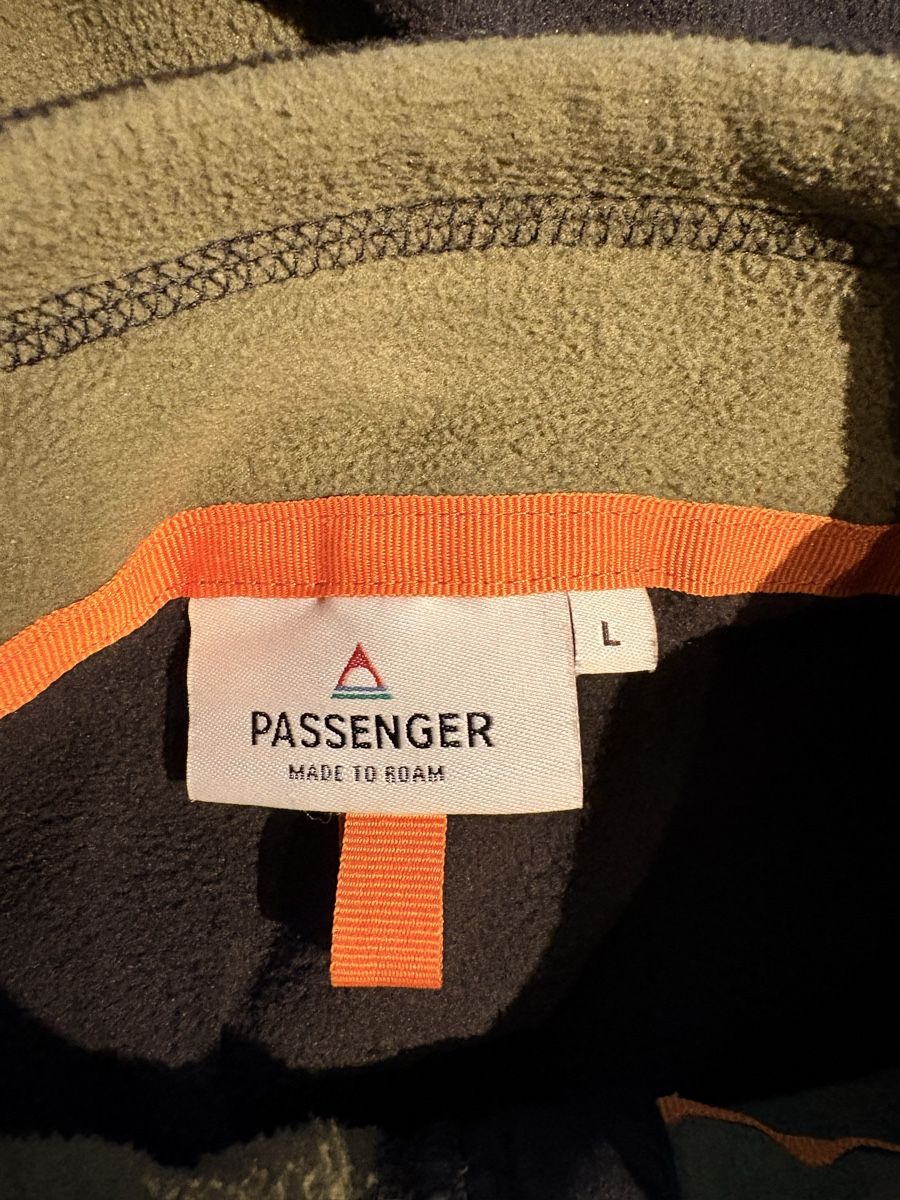 Maglioni & Felpe: Passenger Fleece, Size L – Nuovo (secondo la descrizione) da Bern venduto da odo_8c6k 2