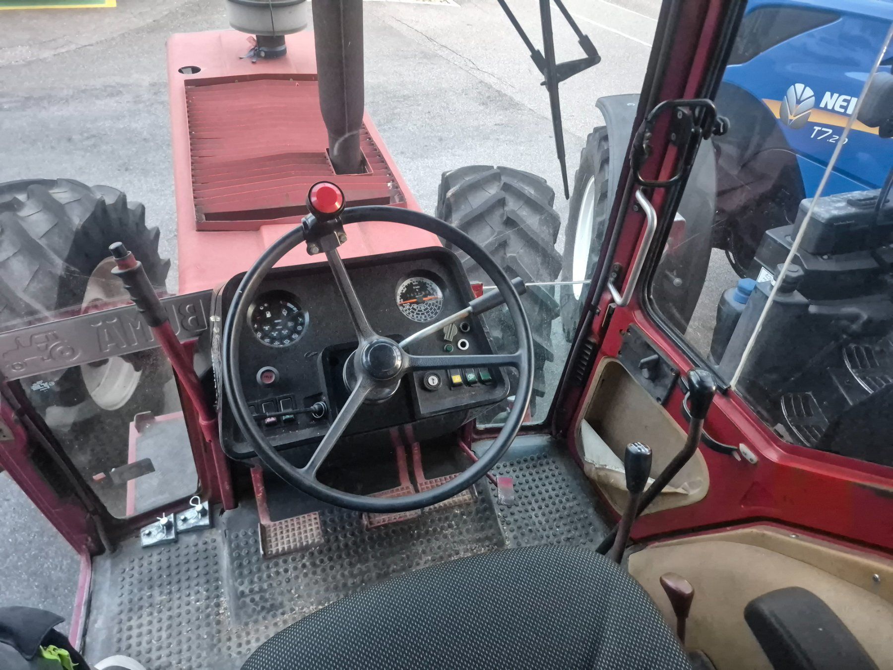 Trattori: International 1255 XL Traktor,  ab MFK – Usato da Langenbruck venduto da Baumae 7