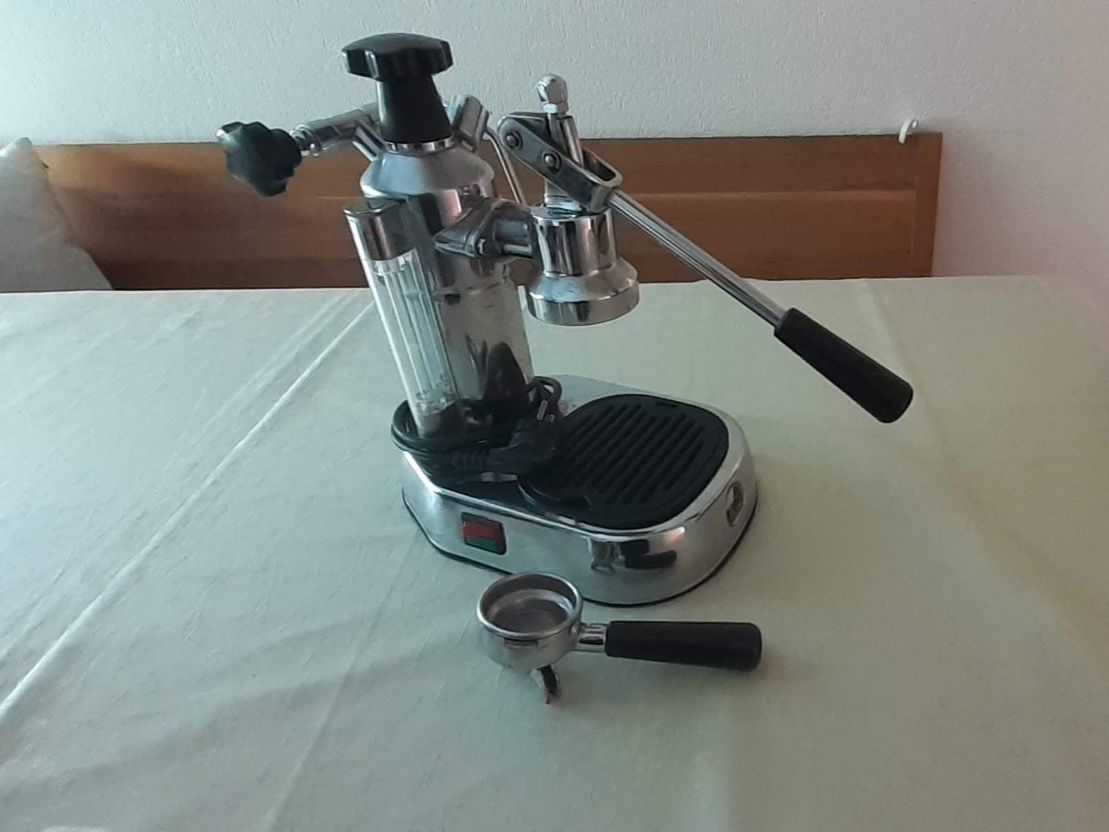 La Pavoni Machines à café & Machines à expresso: Espressomaschine La Pavoni Europiccola Chrom – D'occasion à Zürich par JoRuTu