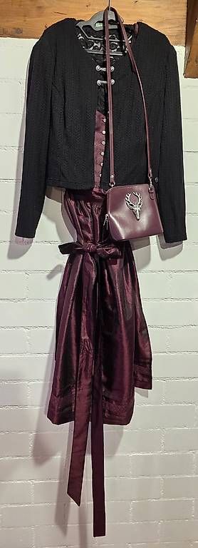 Vestiti: Dirndl mit Jacke & Accesoires – Usato da Dürnten venduto da suas87