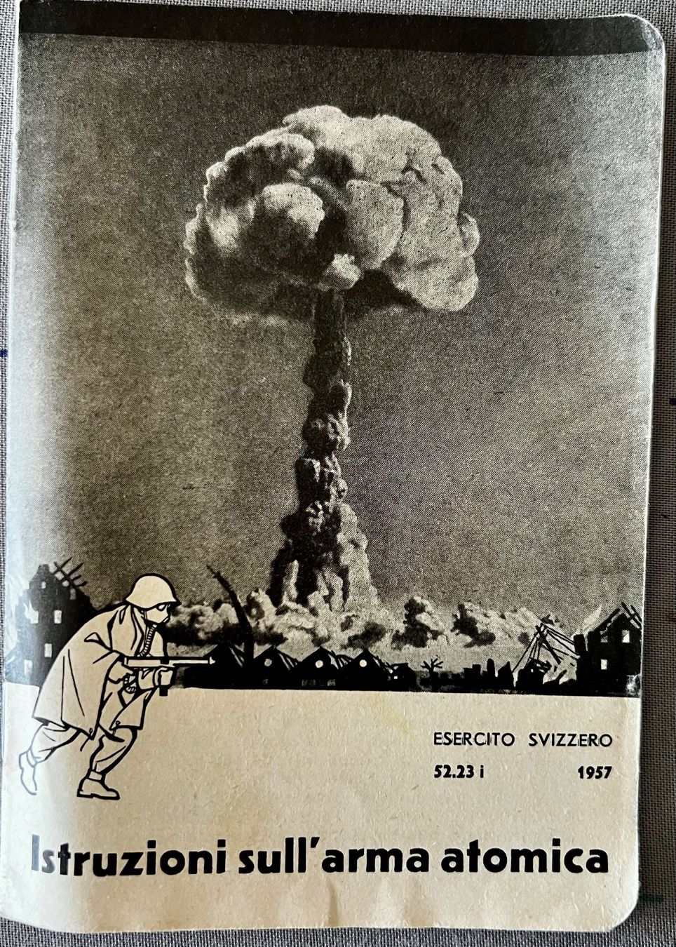 Libri: Règlement Istruzioni sull'arma atomica – Usato da Nyon venduto da 65d45 1