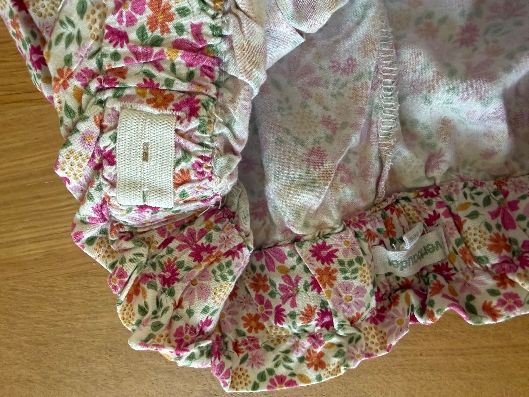 Vertbaudet Pantaloni: Vertbaudet Sommerhose, Grösse 134 – Usato da Hünibach venduto da rotestandem01 1