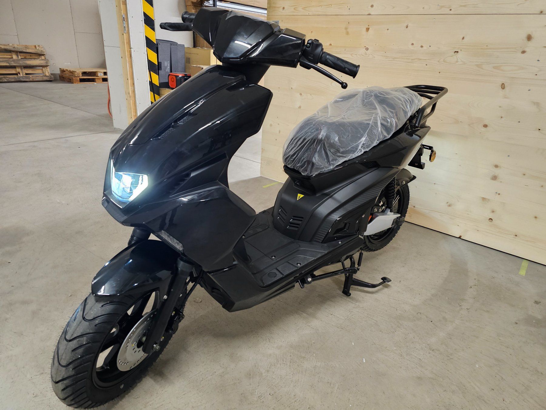 Scooter: E-Roller mit 3KW Bosch Radnabenmotor – Nuovo e nell'imballaggio originale da Bünzen venduto da MRB_Services 1