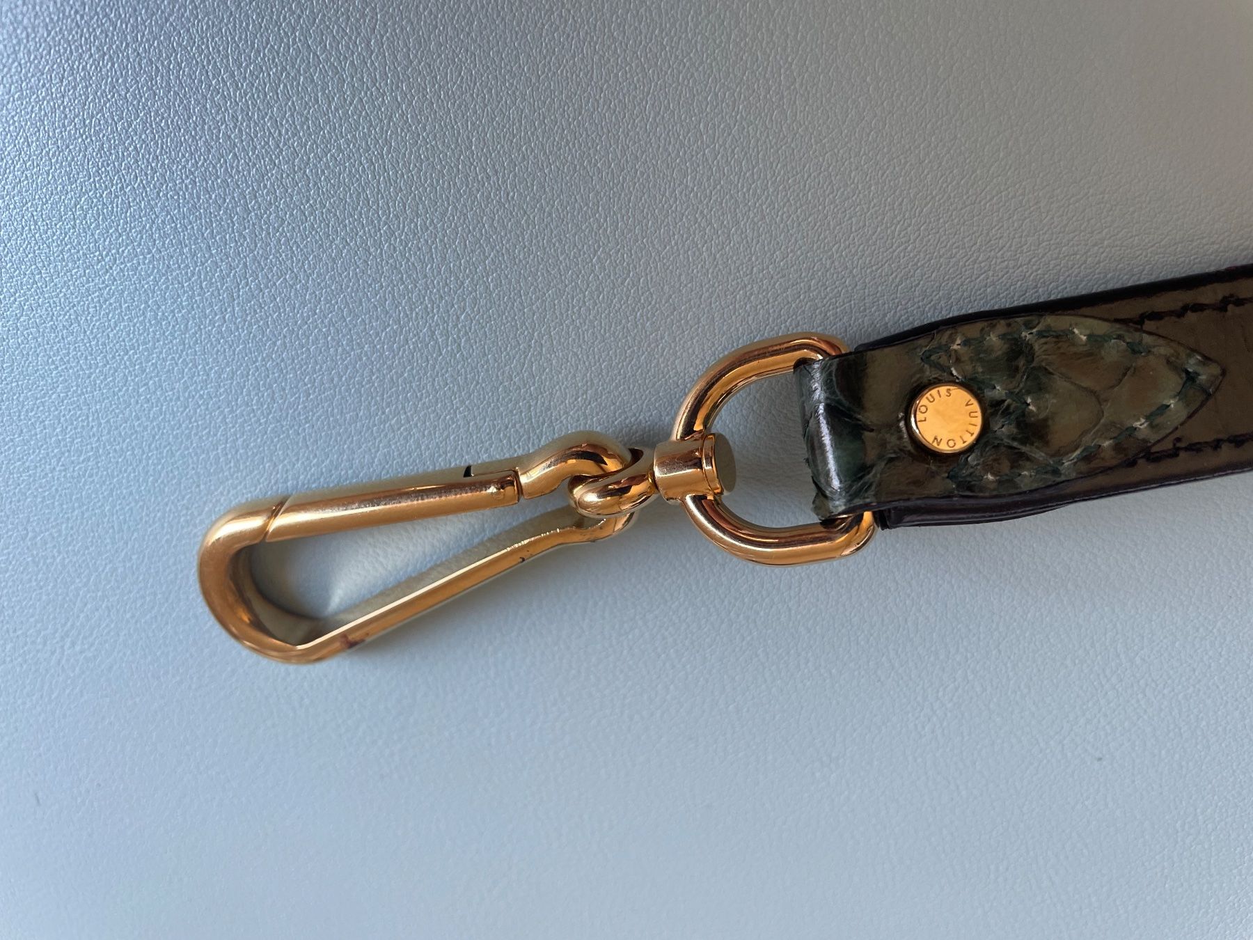 Louis Vuitton Altro in  Abbigliamento & Accessori: Louis Vuitton shoulder strap in python and black leather – Usato da Baden venduto da ale_9jr2 4