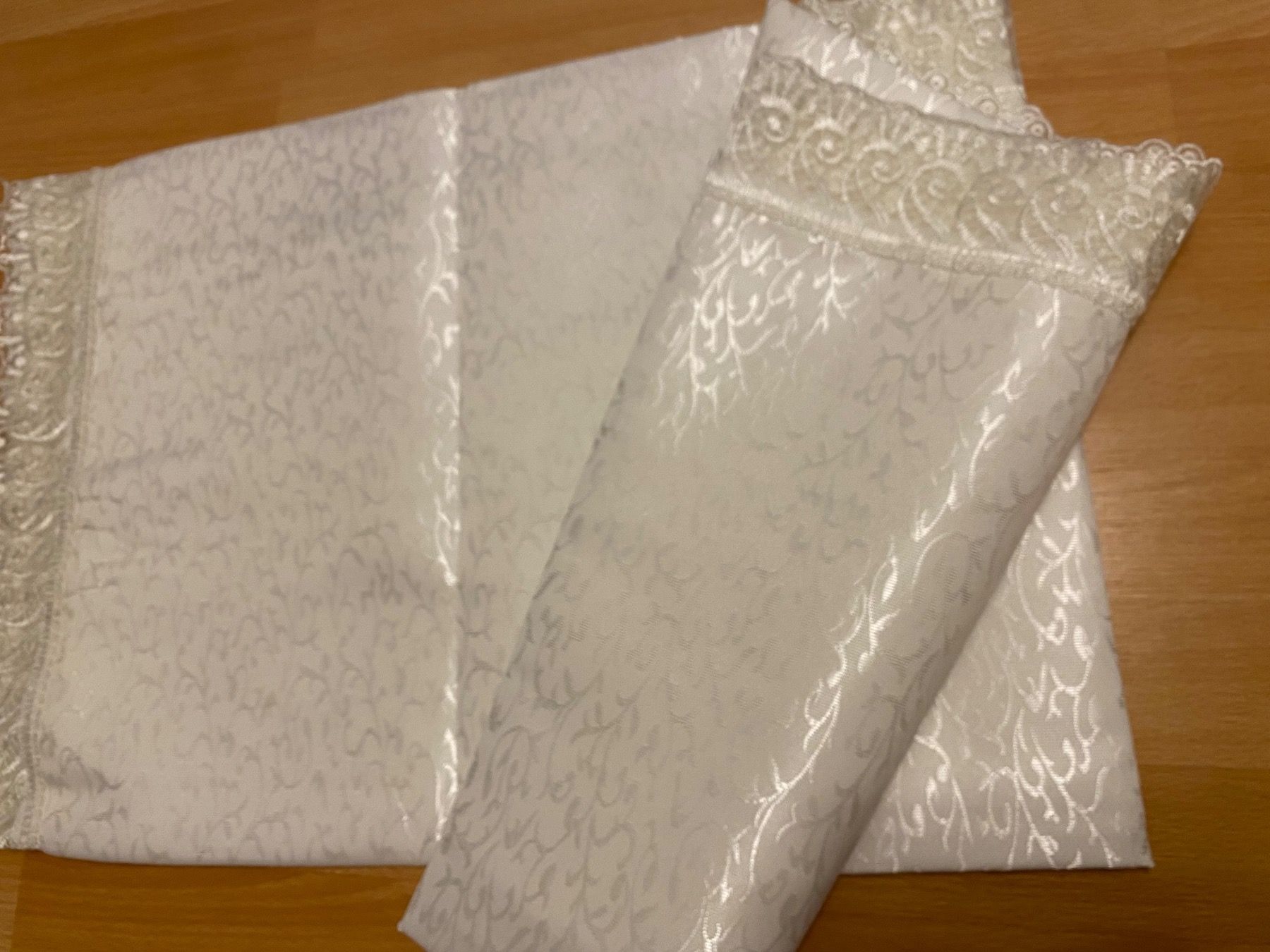 Autre linge de table: Tischtuch weiss – Neuf avec emballage d'origine à Buchrain par Sisi83