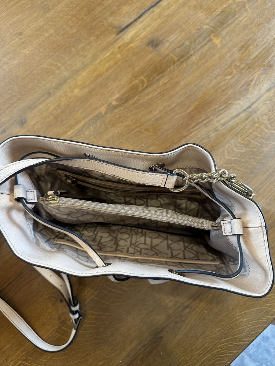 Calvin Klein Taschen für Damen: Calvin Klein Handtasche – Gebraucht aus Leimiswil von pet_l6tl 2