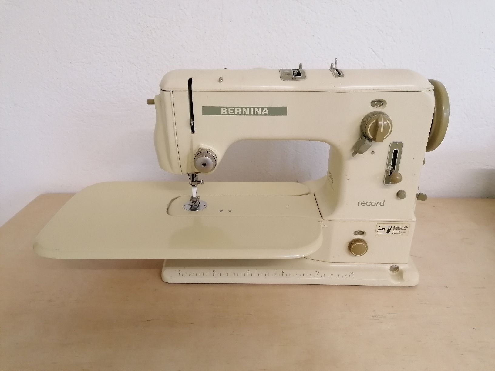 Bernina Macchine da cucire: Bernina Record Nähmaschine Typ 530-2 – Difettoso da Zürich venduto da Kassandra2 1