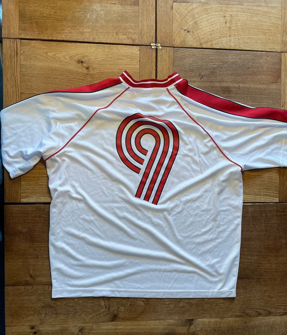 Canottiere & Pantaloni: Fussballtrikot – Usato da Bern venduto da Nino025 1