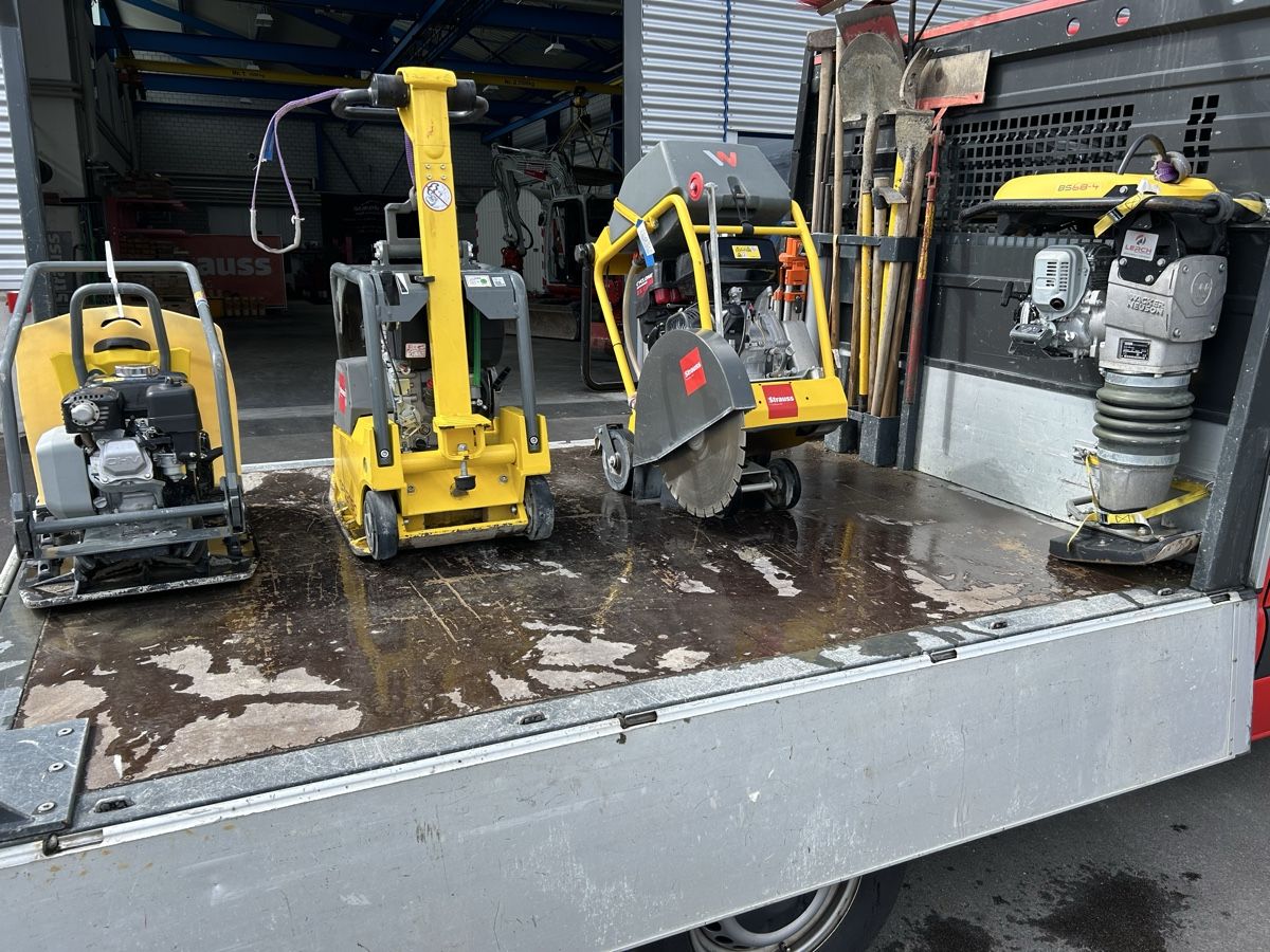 Tutte le macchine: Wacker Neuson Kleingeräte Vibroplatte Grabenstampfer – Usato da Salmsach venduto da Takeuchi_W395