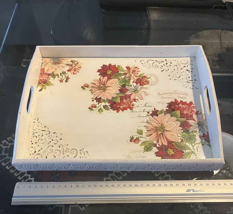 Plateau décoratif vintage blanc et fleurs 2