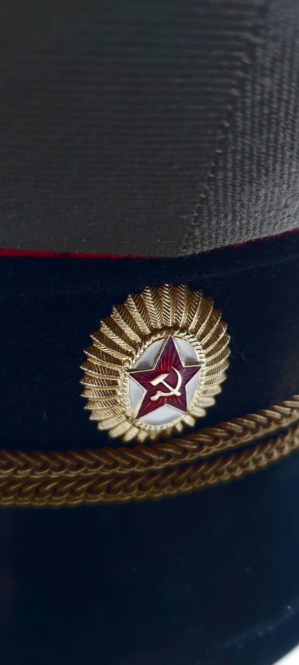 Uniformi: Orginal russische Offiziersmütze – Usato da Gümligen venduto da VIN-TAGE-ZONE 1