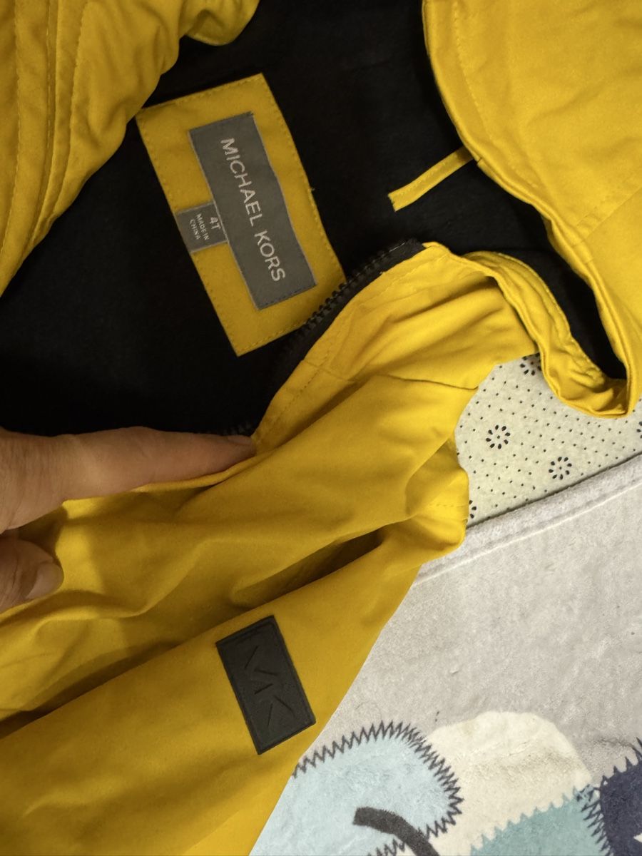 Vestes: Michael Kors Jacket Yellow Size 4T – D'occasion à Schlatt TG par NataJan 2