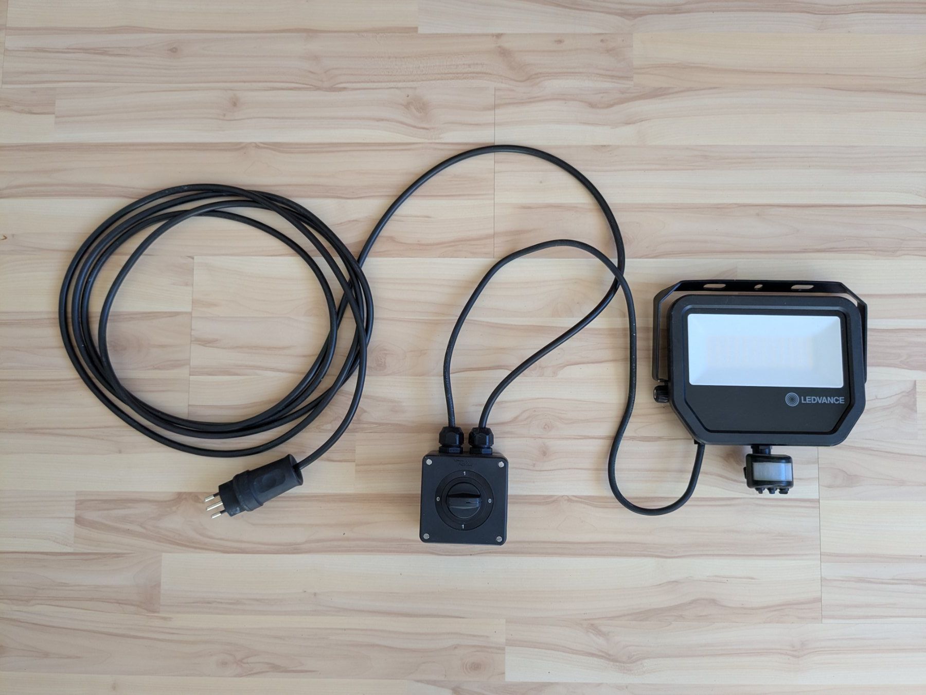 Scheinwerfer: Scheinwerfer mit Drehschalter und Stecker – Neu (gemäss Beschreibung) aus Esslingen von rss_k78q