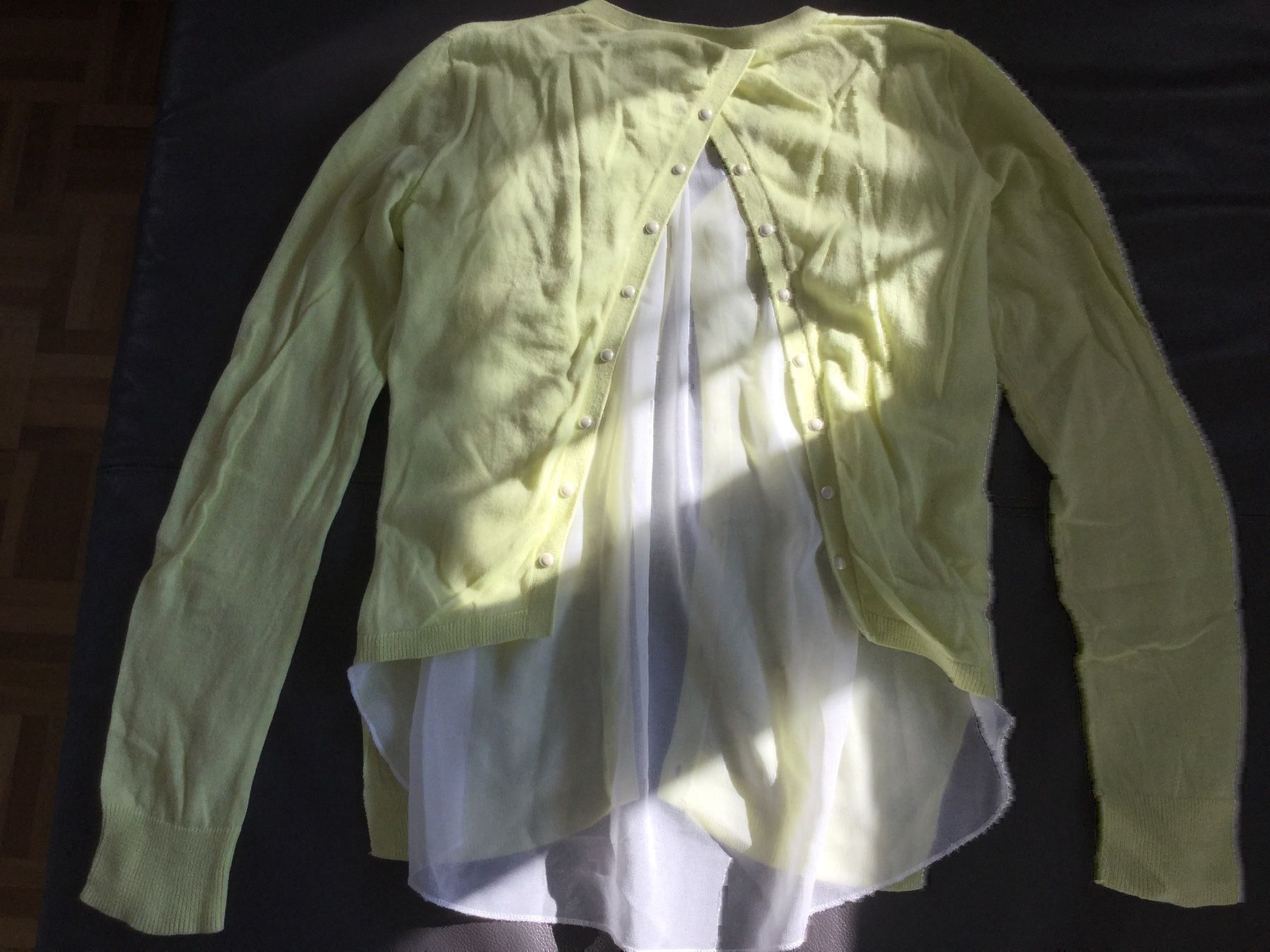 Guess Camicette, T-shirt & Top: Gepflegtes Jäckli/Blüsli Guess – Usato da Horw venduto da Benny017 1