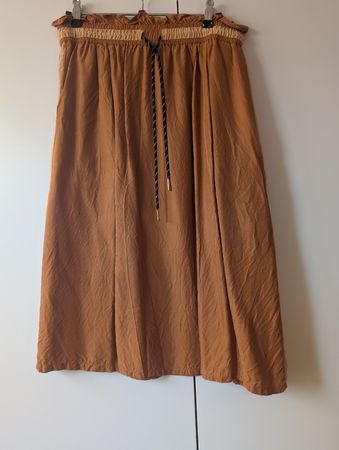 Skirt brown/orange with an elastic waist drawstring size M