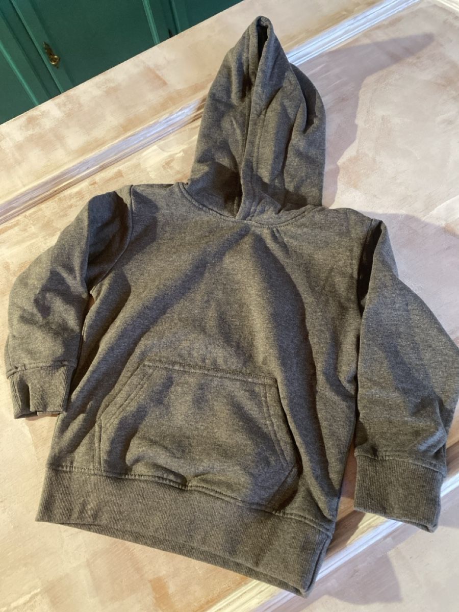 Pullover & Sweatshirts: Neuer Kinder Hoodie, Grösse 92 – Gebraucht aus St. Gallen von Msgoethe 1