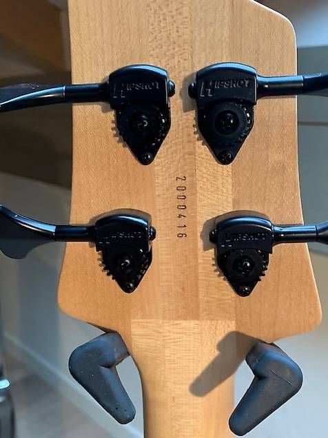Strumenti musicali: Elrick E volution 4- Bass Guitar -Comme neuf – Usato da Begnins venduto da yin_2k7m 2