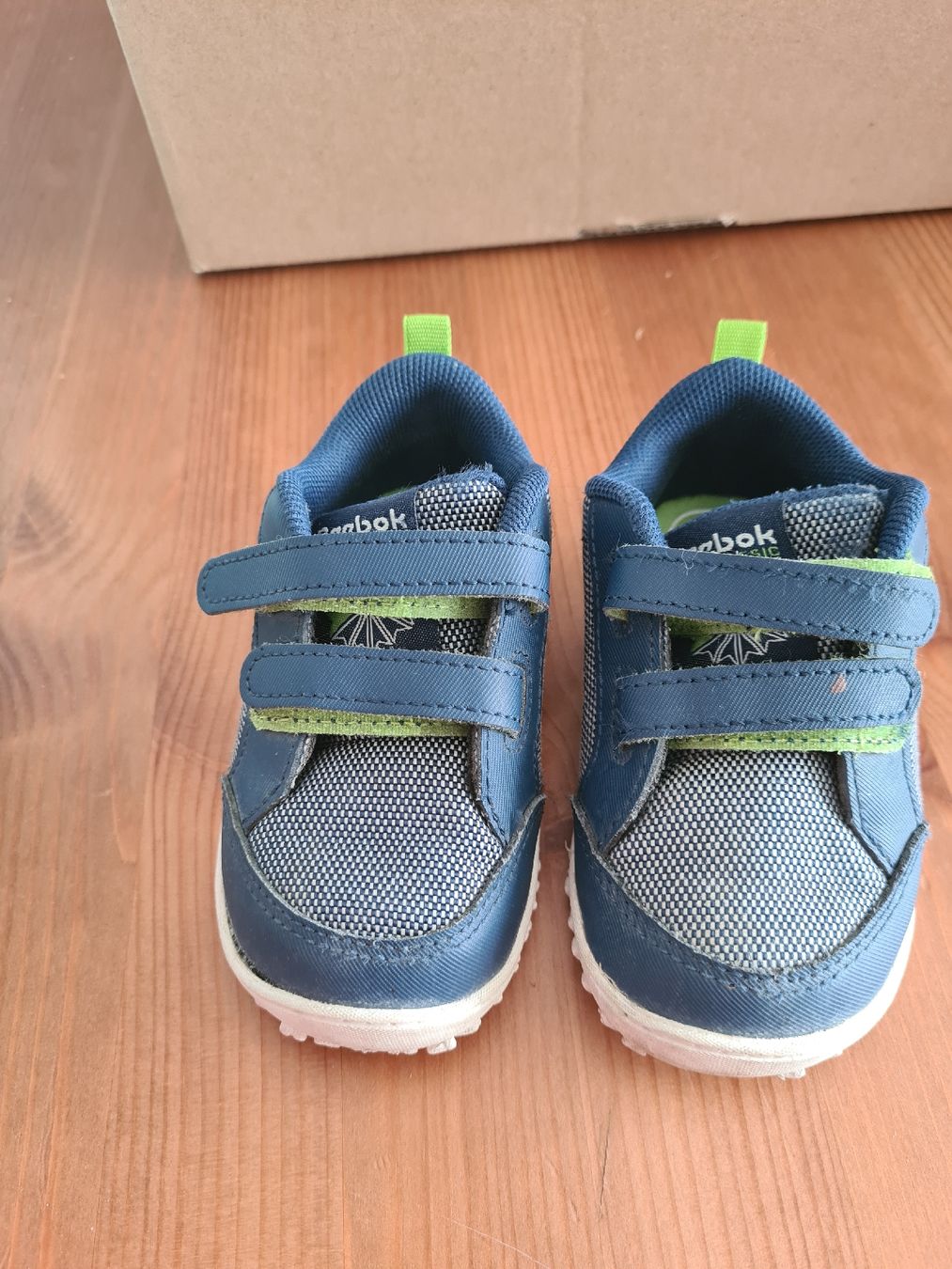 Reebok Scarpe per ragazzi: Reebok Kinder Turnschuhe Grösse 21 – Usato da Horw venduto da Mirii91