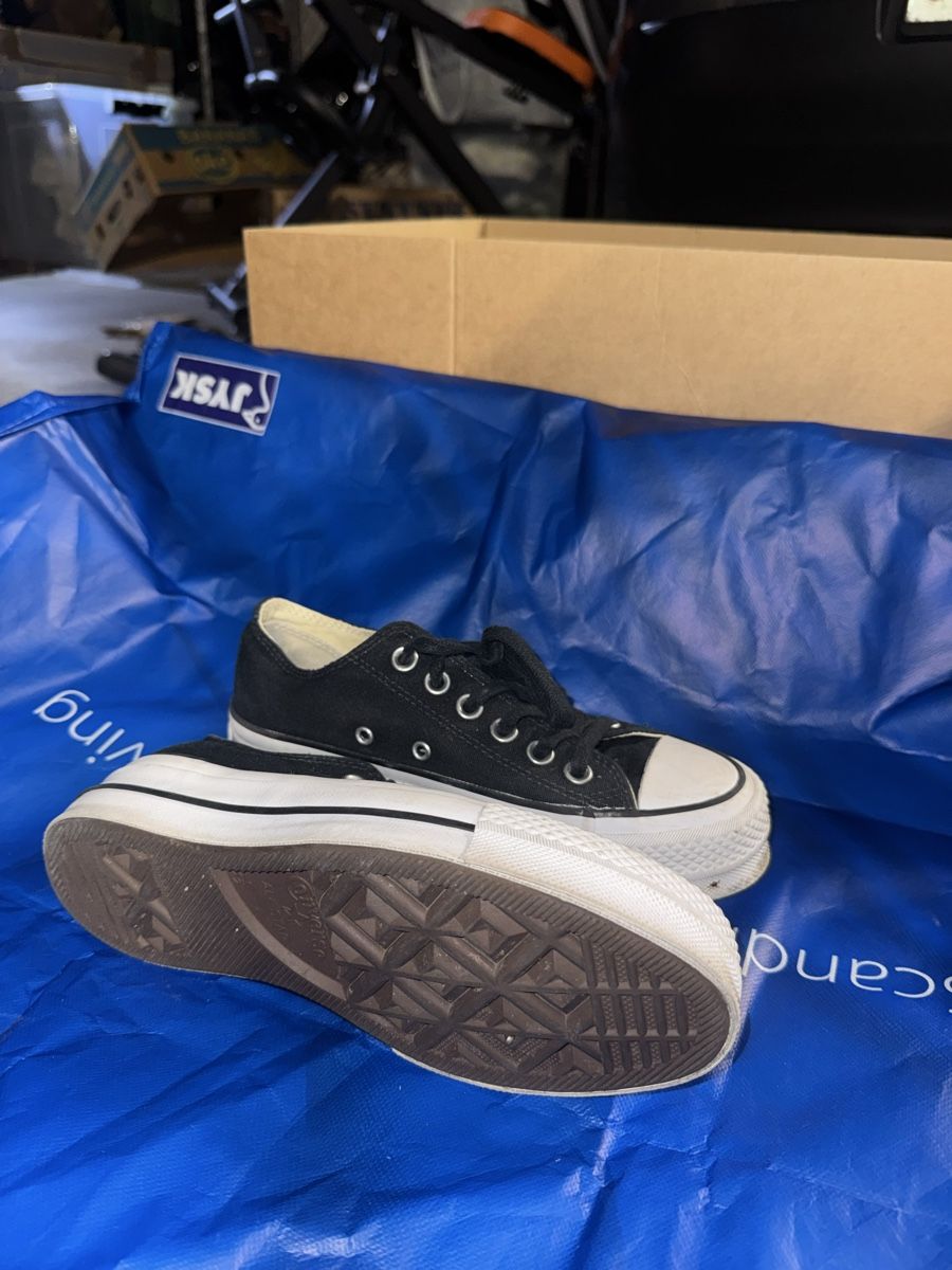 Converse Damenschuhe: Converse Chuck Taylor Platform Sneaker Schwarz Grösse 36 – Gebraucht aus Oberglatt ZH von rno_zs8d 1