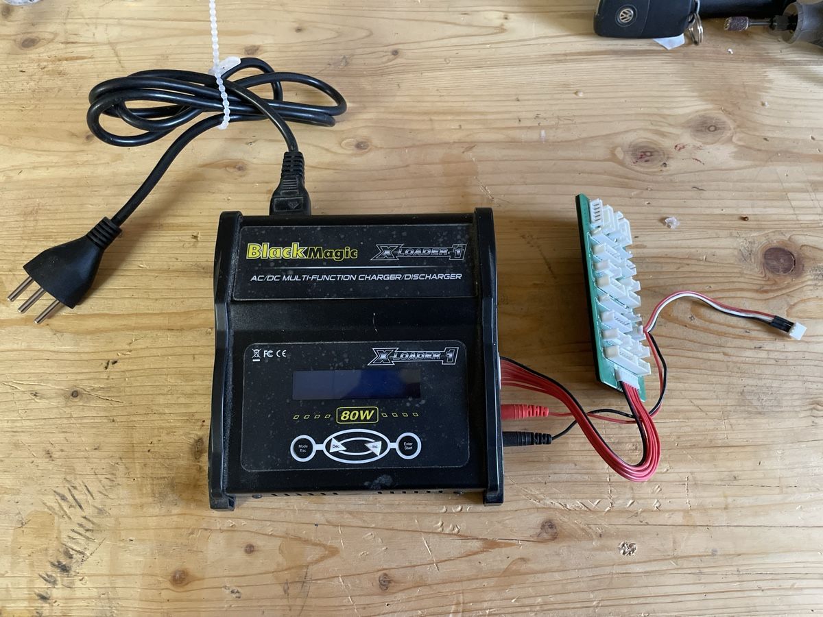 Batterie, Caricabatterie & Alimentatori: black magic RC Ladegerät – Usato da Rumlikon venduto da DNA03