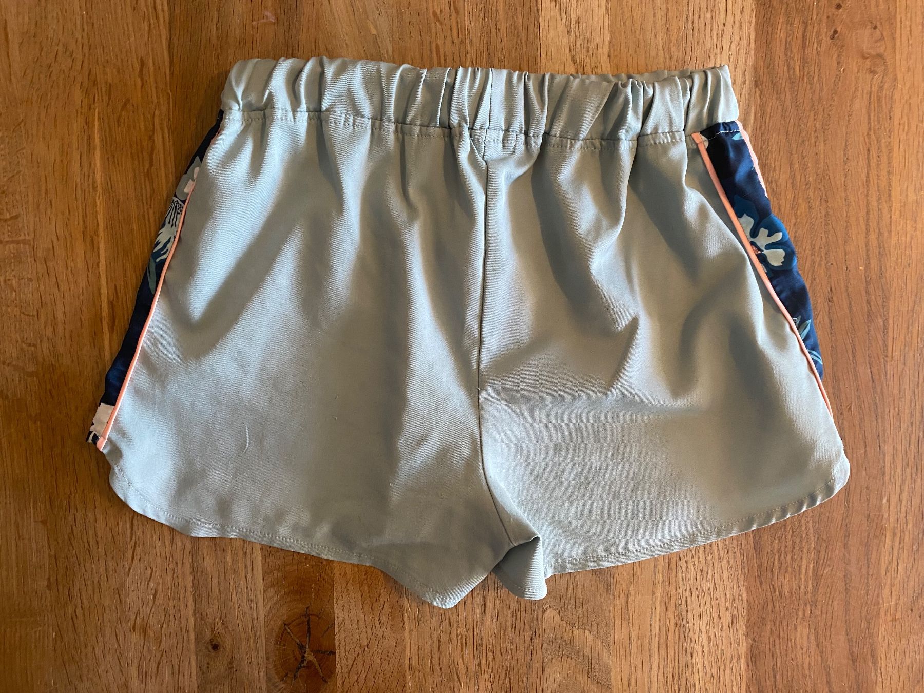 Vertbaudet Hosen: Mädchen-Turnhose vertbaudet, 152cm, BRIEF – Gebraucht aus Bassersdorf von jgo_9mfk 1