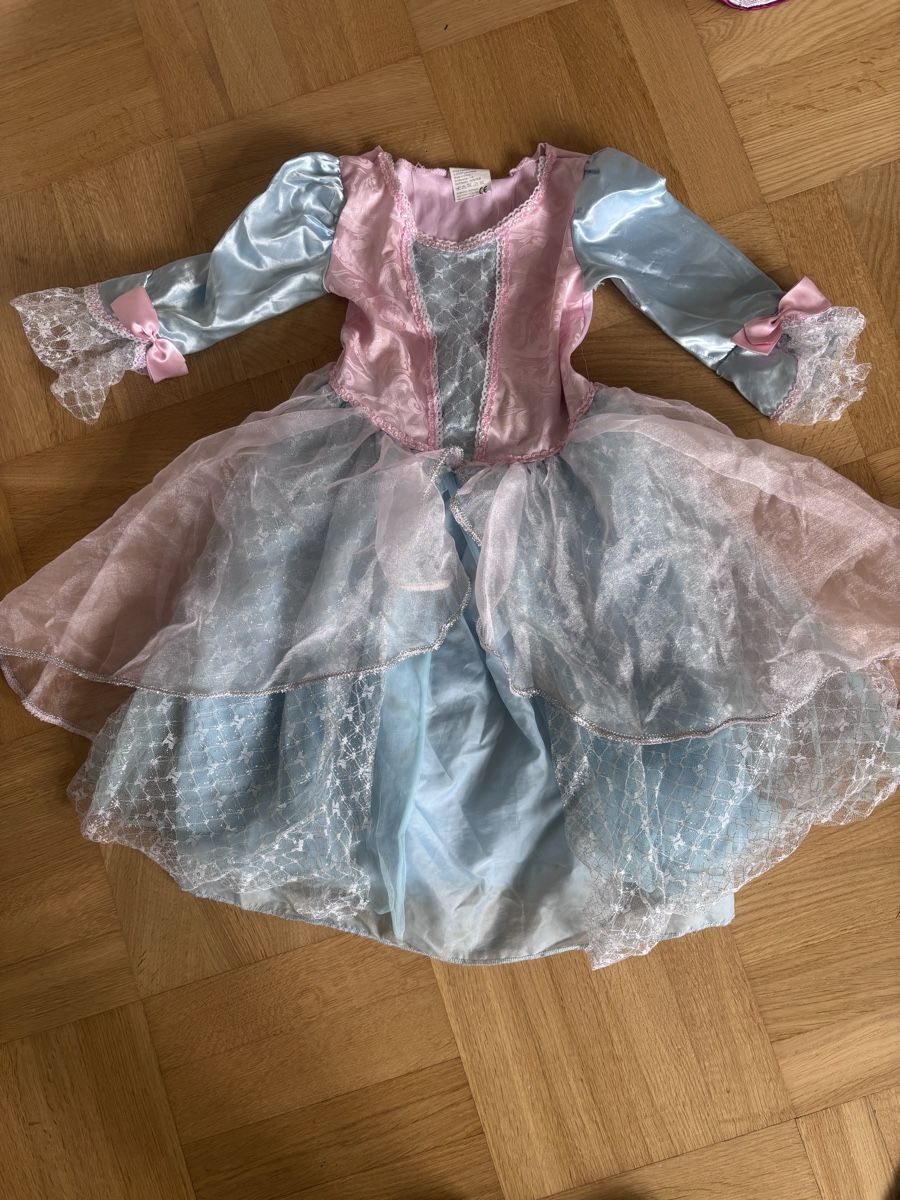 Costumi: Prinzessinnen-Kostüm Gr.116 – Usato da Zürich venduto da Astroglia