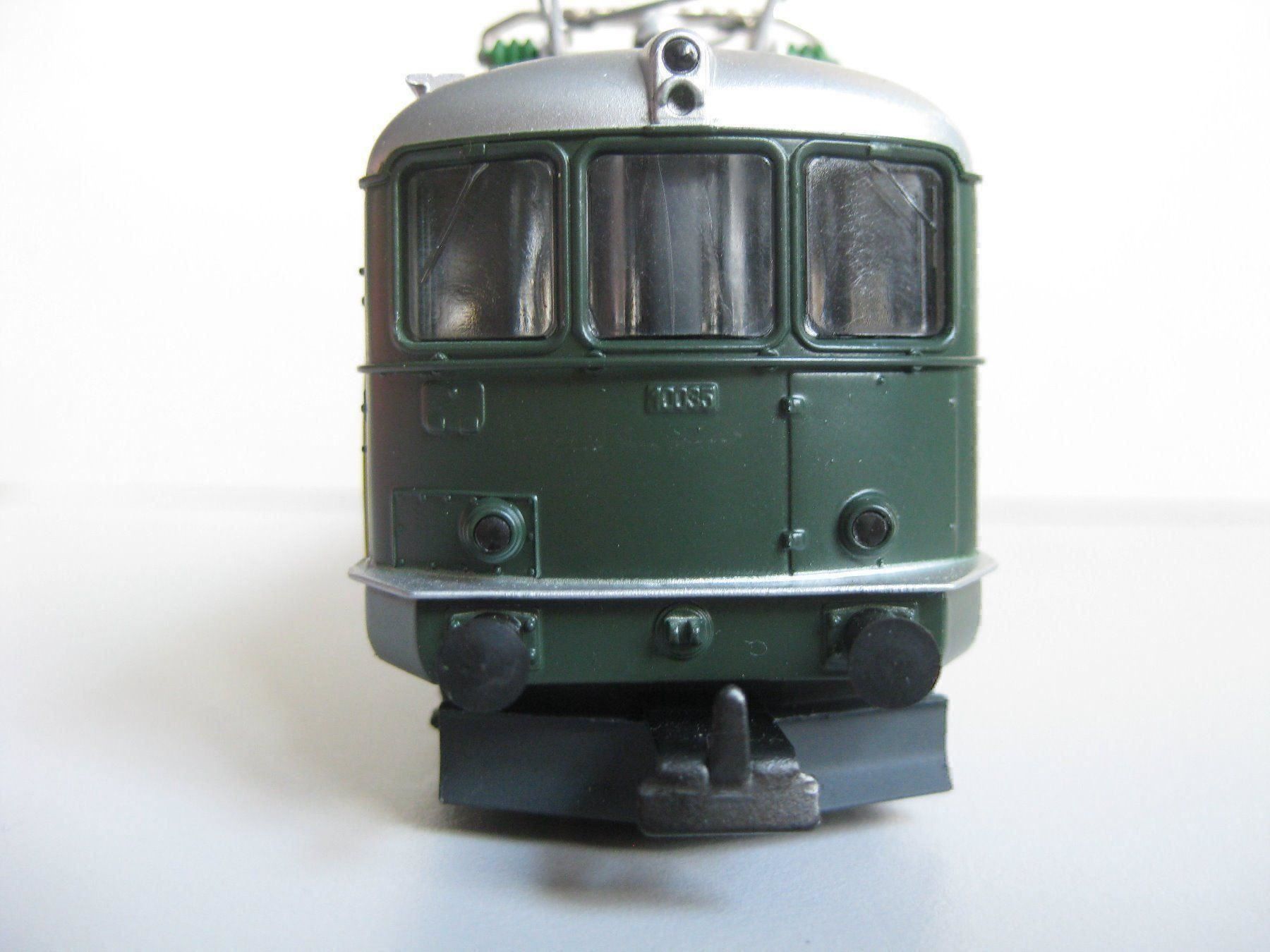 Hag Modellini di ferrovie: Hag SBB Re 4/4 I 10035 2 Panto 1.Version,  221 – Usato da Buchs ZH venduto da swiss-train 2