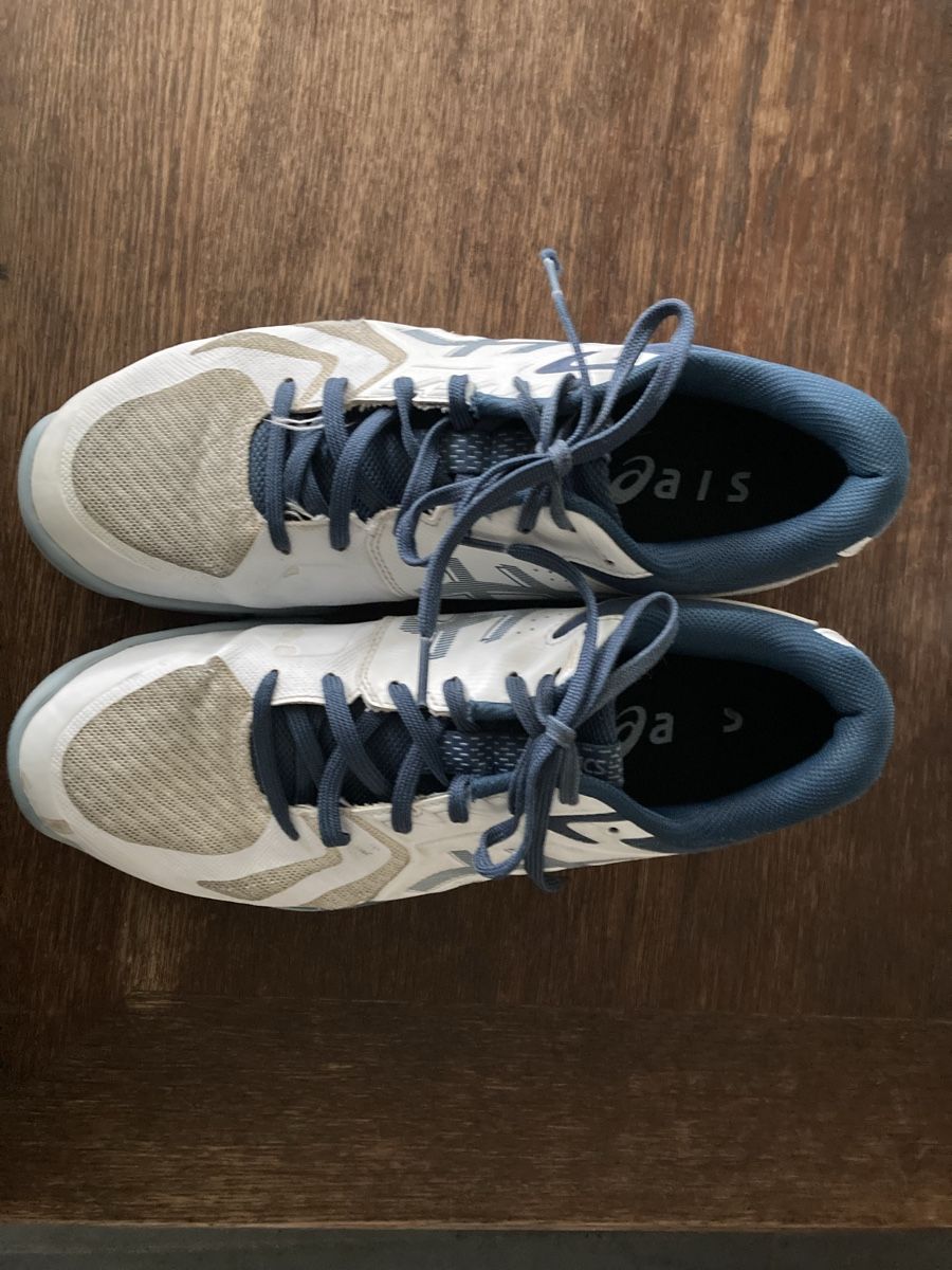 Asics Scarpe da uomo: Hallenschuhe – Usato da Andelfingen venduto da Elareb