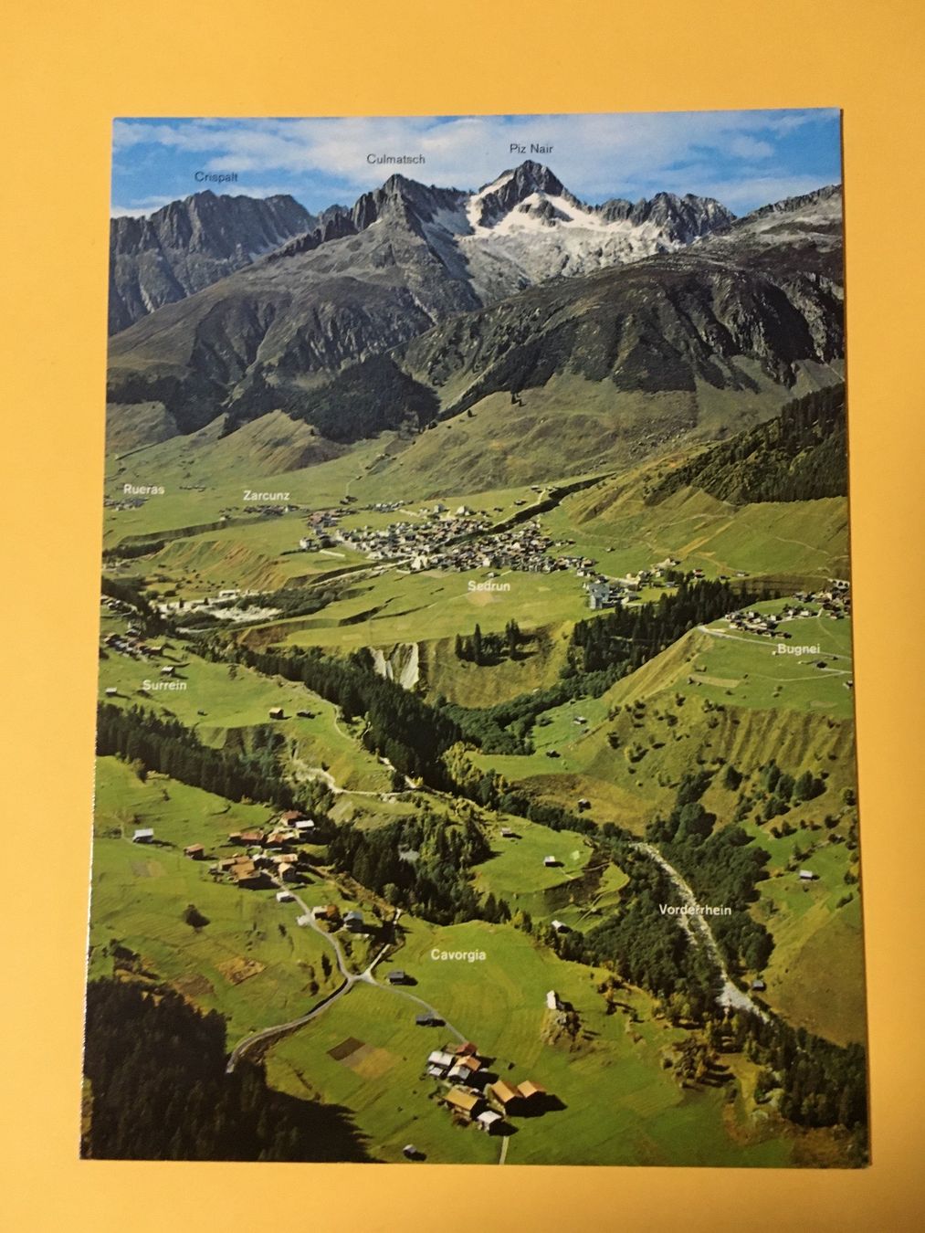 Cartoline postali: Sedrun Panorama Vogelschau Region – Usato da Küttigen venduto da Melisch1000
