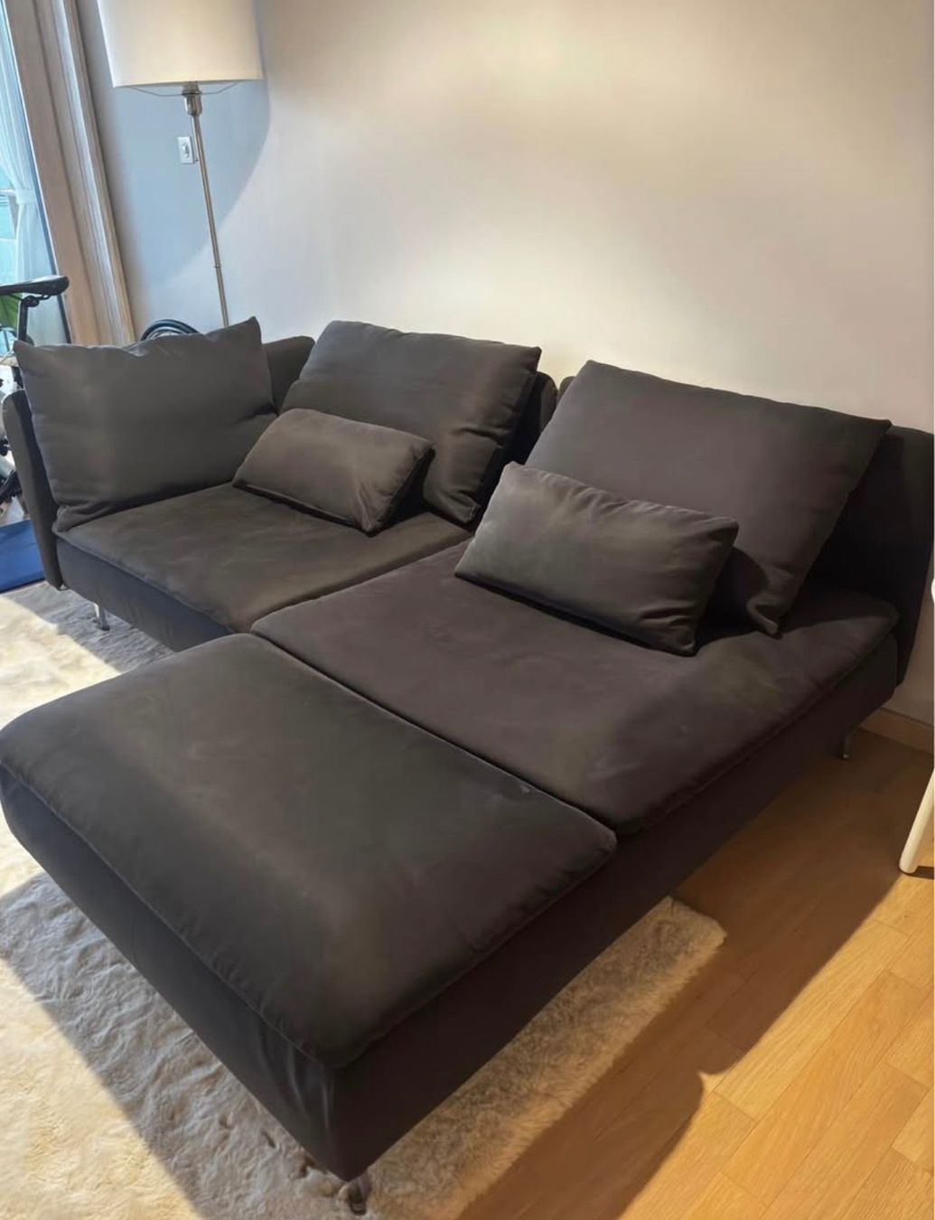 Ikea Divani: Canapé – Usato da Lausanne venduto da deb_n9m9 3
