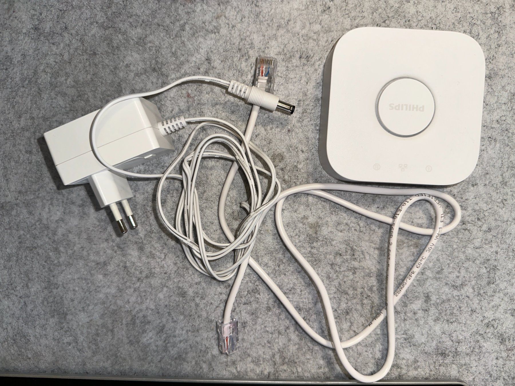 Philips Hub & Switch: Philipps Hue Bridge – Usato da Kägiswil venduto da lia_7k55