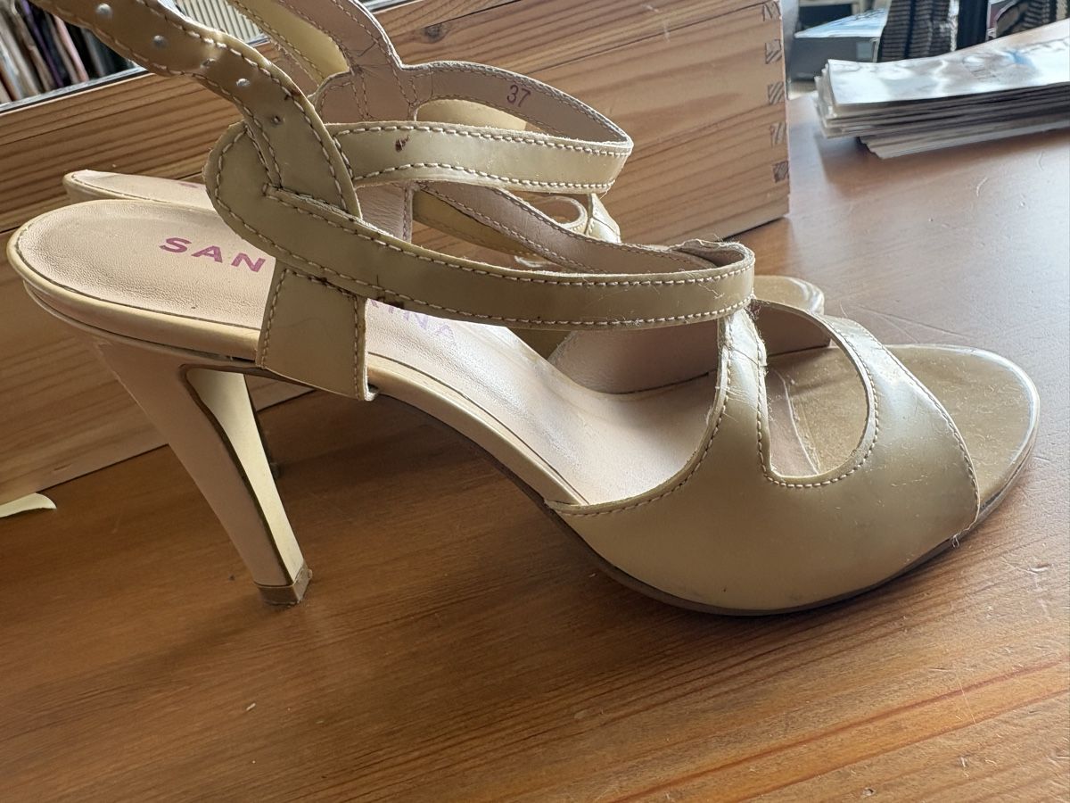Scarpe da donna: Escarpin San Marina taille 37 – Usato da Düdingen venduto da Yellow 2