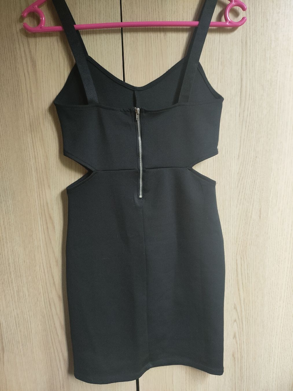 H&M Vestiti: Robe noire élégante avec découpes, taille S – Nuovo (secondo la descrizione) da Lausanne venduto da Cassandra11 1