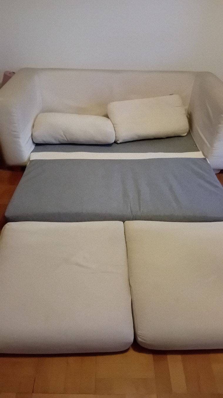 Interio Sofas: Two-Seater Sofa Bed in White Fabric Foldable Function – D'occasion à Zürich par ariana_9 1