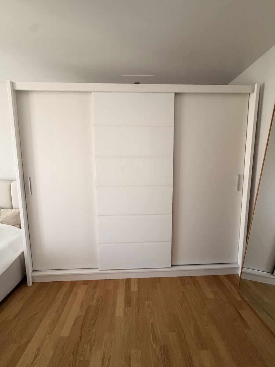 Schränke: Schwebetürenschrank weiss  – Gebraucht aus Samstagern von ble_yqx5