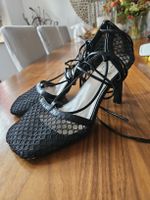 Schwarze High Heels mit Schnürung, Grösse 37, neuwertig!