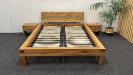 Balkenbett 160x200 aus Eiche inkl. Lattenrost/Nachttische