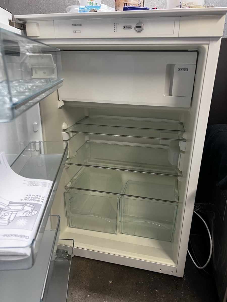 Miele Frigoriferi: Miele Kühlschrank – Usato da Trasadingen venduto da Kaffee.mann